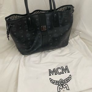 Reversible MCM tote without the clutch!